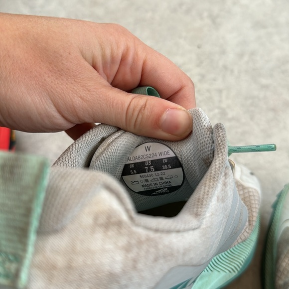 Altra Lone Peak All-Weather *wide - Picture 6 of 6